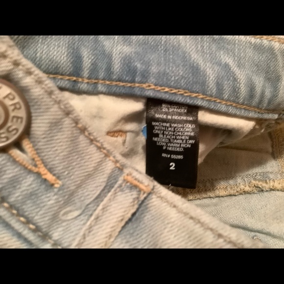 NWT - too big so your gain! Express distressed mini skirt with pearls size 2 - Picture 5 of 6